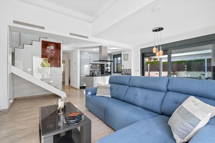 Image No.10-3 Bed Villa for sale