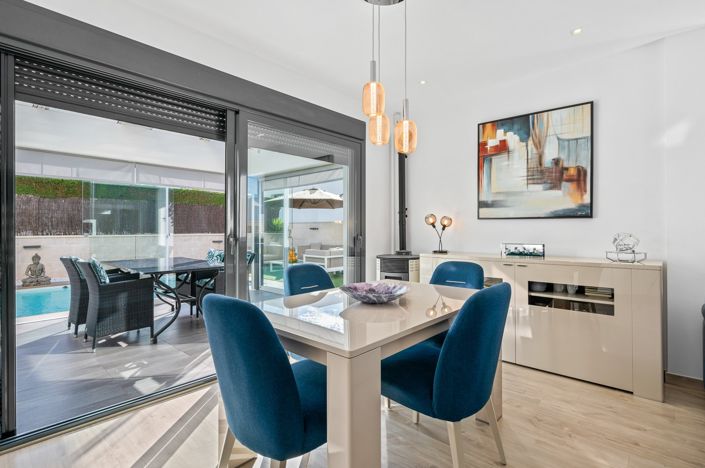 Image No.12-3 Bed Villa for sale