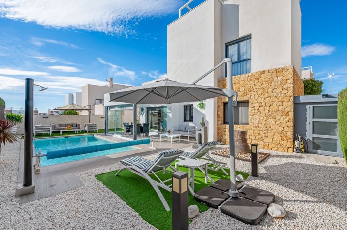 Image No.7-3 Bed Villa for sale