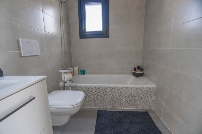 Image No.10-2 Bed Villa for sale