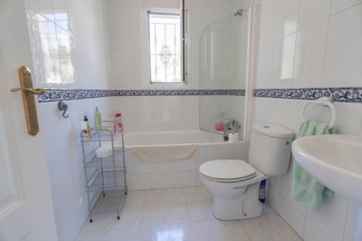 o1iu13ceq11eoajmj1t4l1r8m1n303m