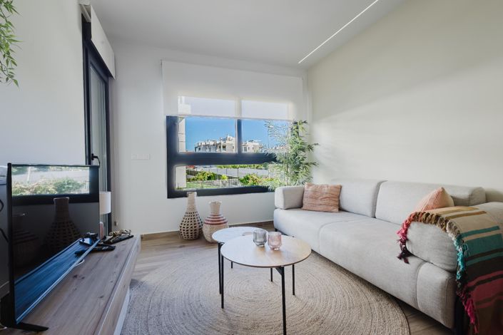 Image No.8-2 Bed Apartment for sale