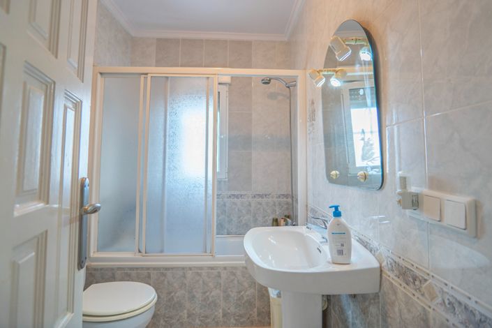 Image No.18-4 Bed Villa for sale