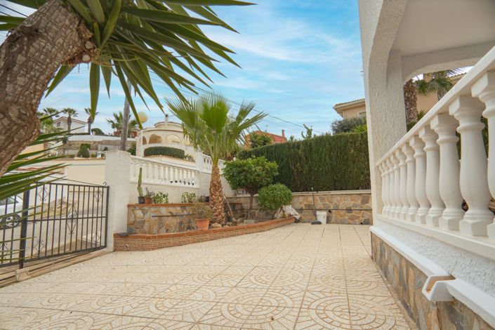 Image No.4-4 Bed Villa for sale