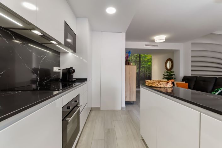 Image No.9-3 Bed Apartment for sale