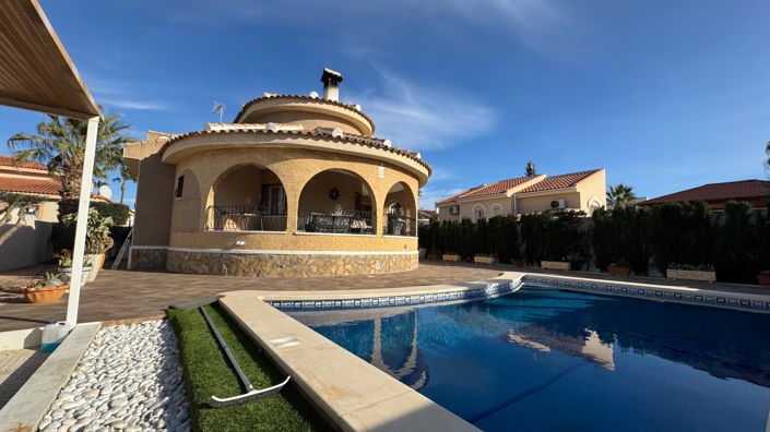 Image No.1-3 Bed Villa for sale