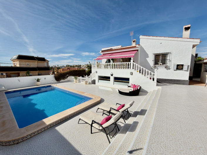 Image No.25-4 Bed Villa for sale