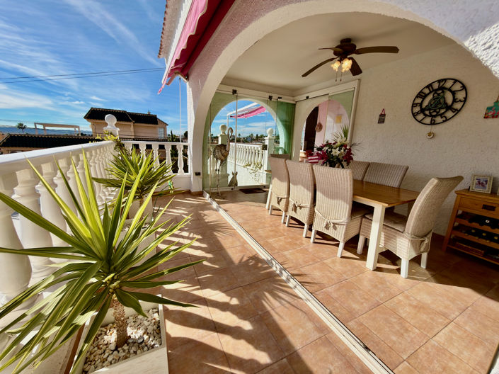 Image No.3-4 Bed Villa for sale