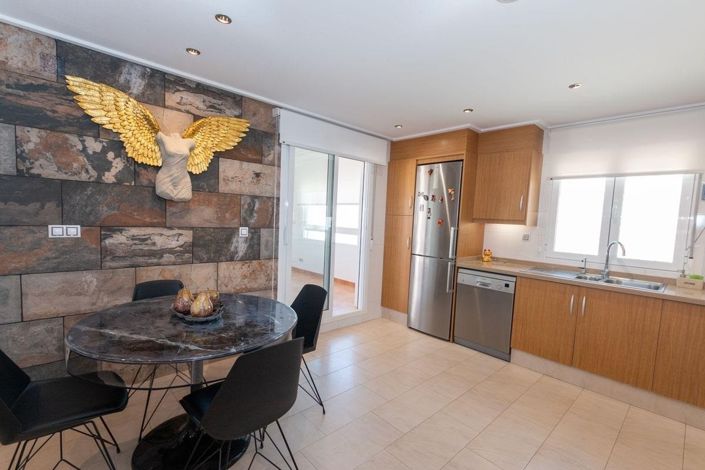 Image No.10-3 Bed Apartment for sale