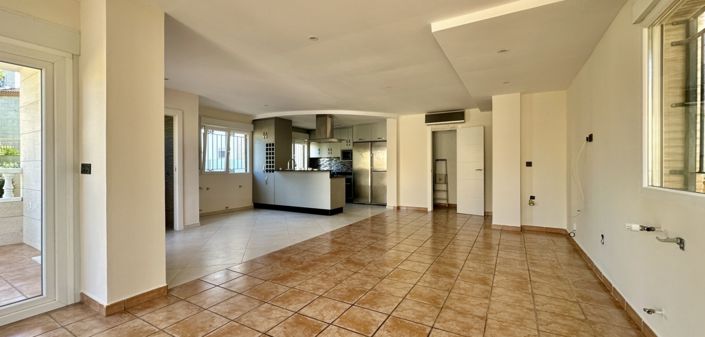 Image No.3-4 Bed Villa for sale