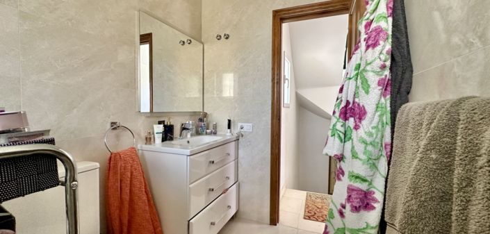 Image No.22-3 Bed Semi-Detached for sale