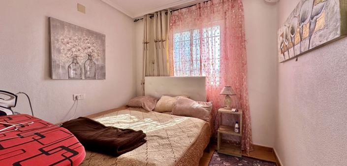 Image No.28-3 Bed Semi-Detached for sale