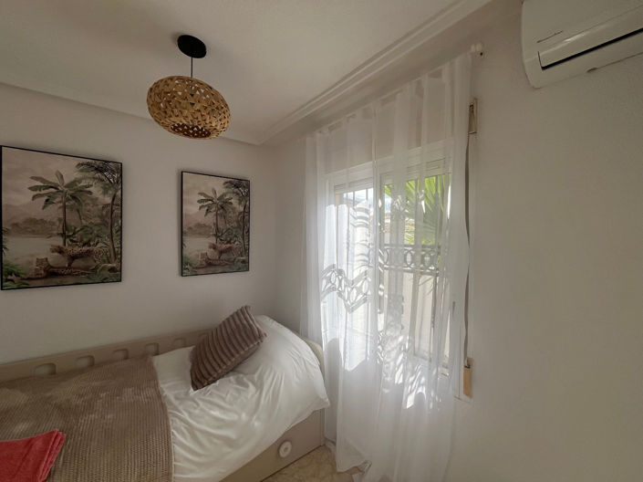 Image No.27-3 Bed Property for sale