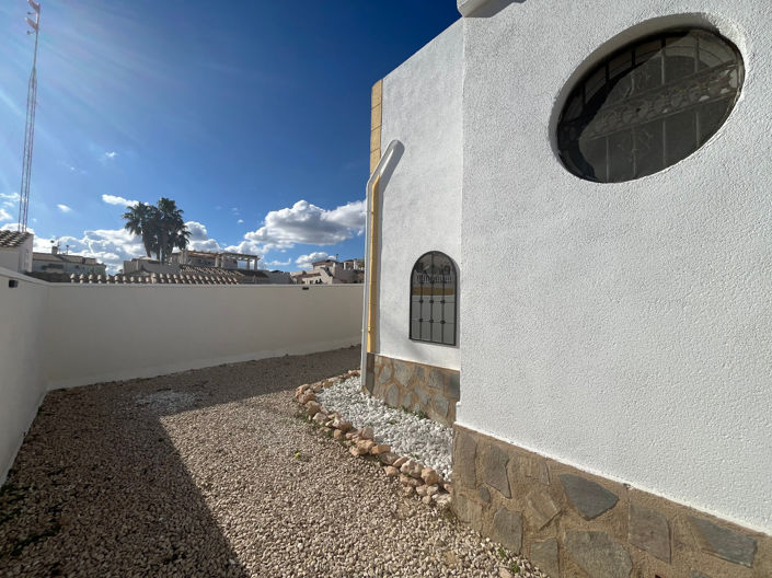 Image No.49-3 Bed Property for sale