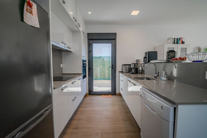 Image No.12-3 Bed Semi-Detached for sale