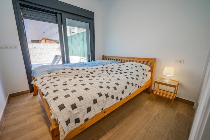 Image No.16-3 Bed Semi-Detached for sale