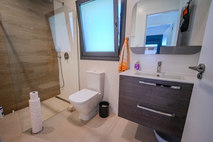 Image No.17-3 Bed Semi-Detached for sale