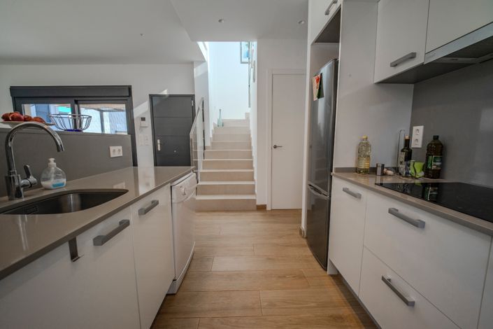 Image No.19-3 Bed Semi-Detached for sale