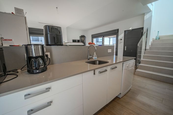 Image No.20-3 Bed Semi-Detached for sale