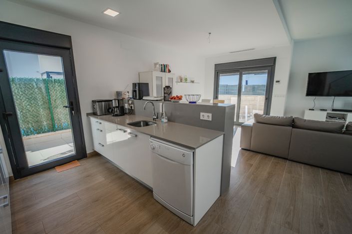 Image No.22-3 Bed Semi-Detached for sale