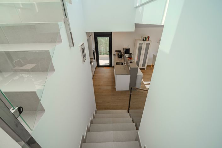 Image No.24-3 Bed Semi-Detached for sale