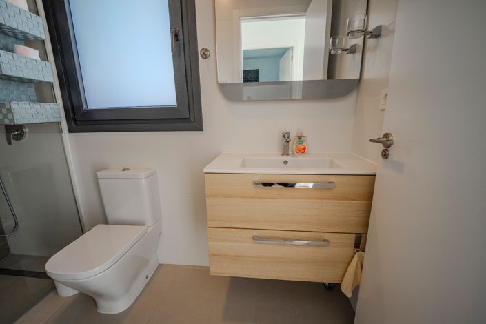 Image No.26-3 Bed Semi-Detached for sale