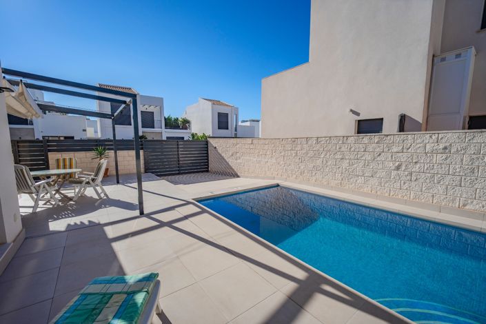 Image No.7-3 Bed Semi-Detached for sale