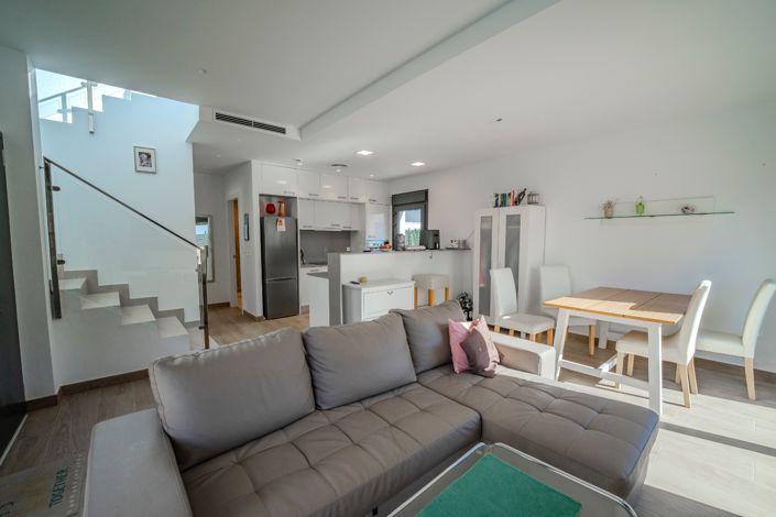 Image No.9-3 Bed Semi-Detached for sale