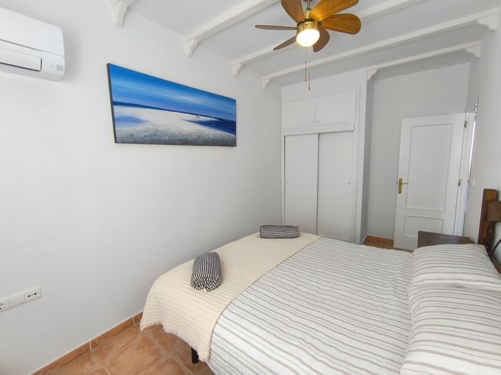 Image No.12-3 Bed Townhouse for sale