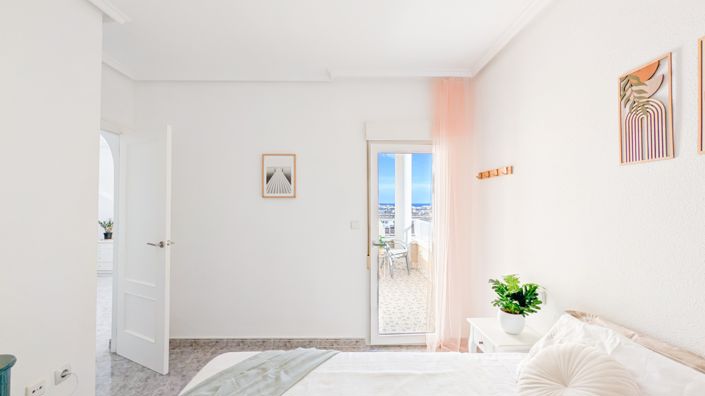 Image No.33-3 Bed Apartment for sale