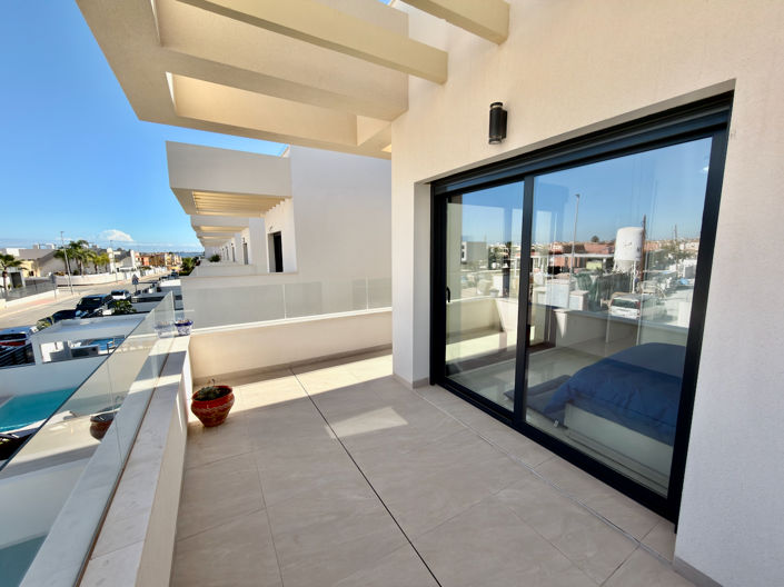 Image No.17-3 Bed Villa for sale