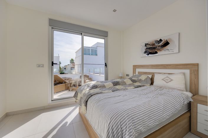 Image No.31-3 Bed Villa for sale