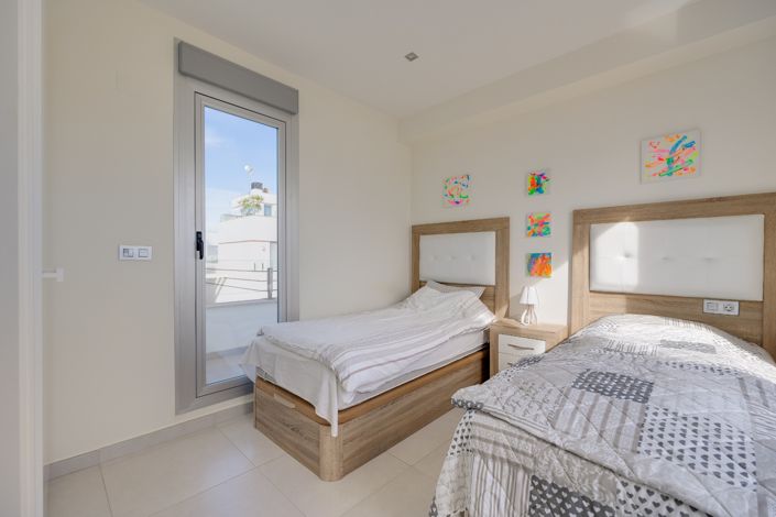 Image No.34-3 Bed Villa for sale