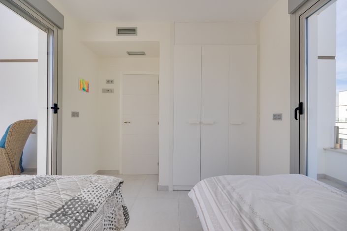 Image No.36-3 Bed Villa for sale