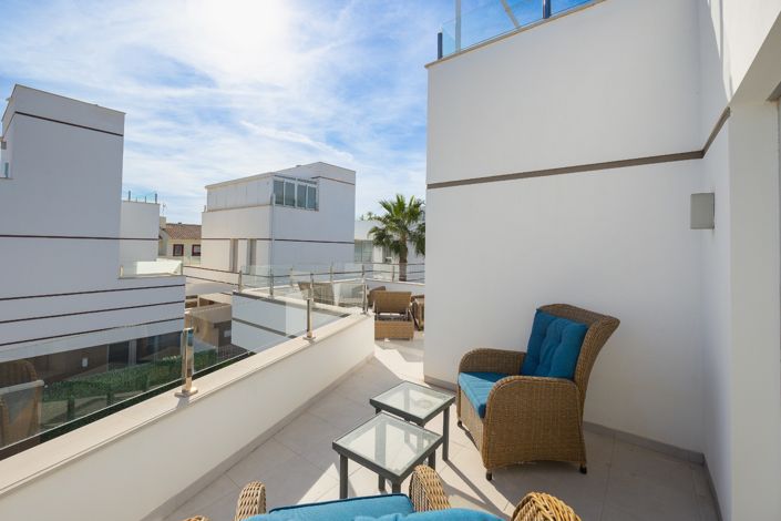 Image No.40-3 Bed Villa for sale