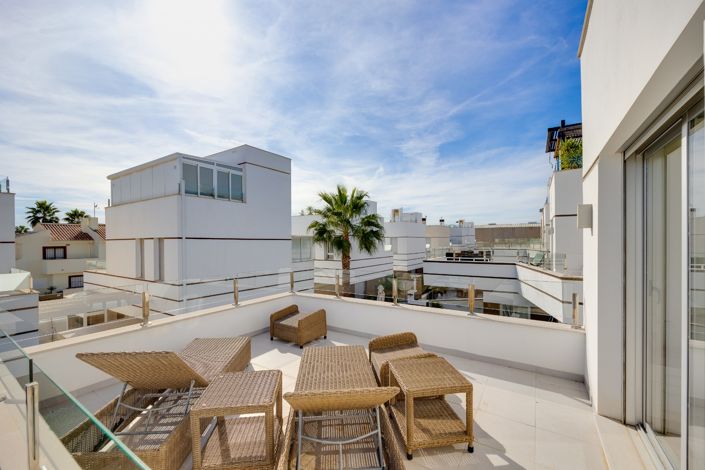 Image No.43-3 Bed Villa for sale