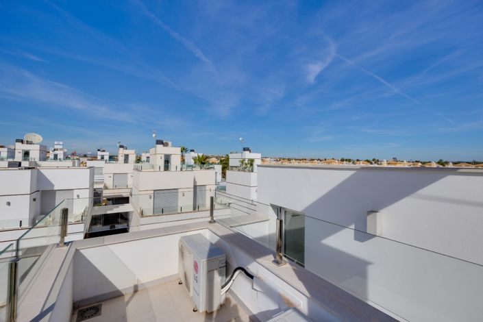 Image No.48-3 Bed Villa for sale