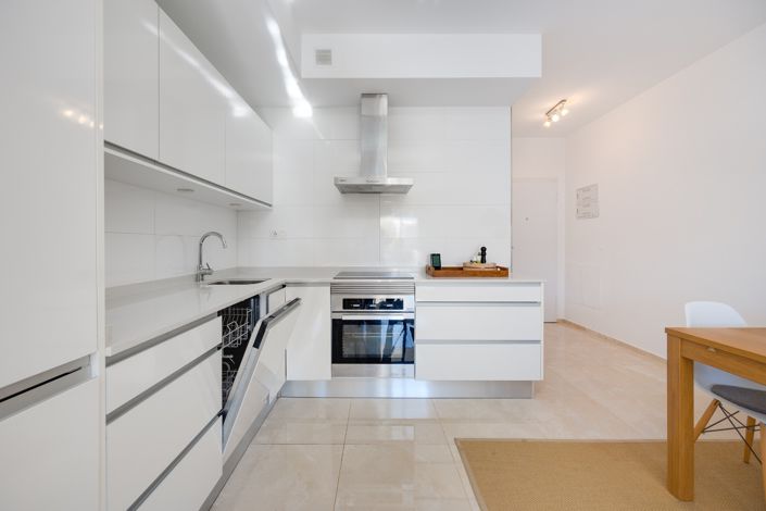 Image No.24-3 Bed Apartment for sale