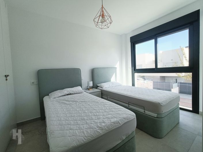 Image No.17-3 Bed Townhouse for sale