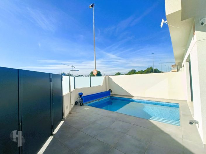 Image No.2-3 Bed Townhouse for sale