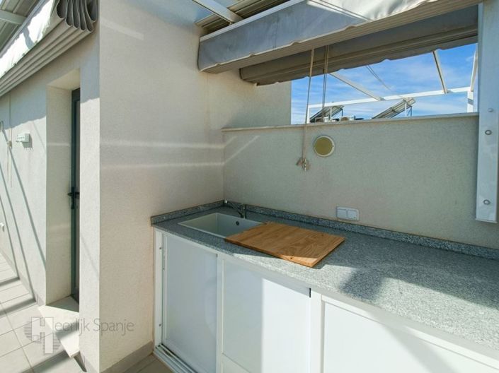 Image No.24-3 Bed Townhouse for sale