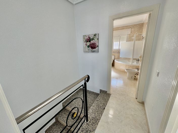 Image No.14-3 Bed Villa for sale