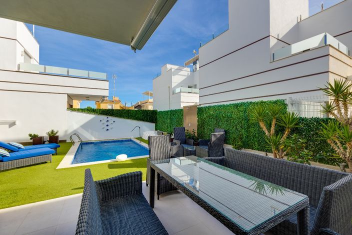 Image No.6-Villa de 3 chambres à vendre à Alicante