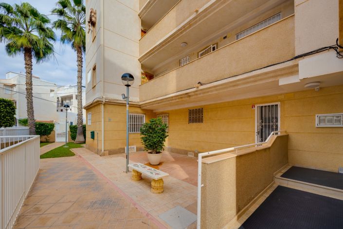 Image No.32-2 Bed Apartment for sale