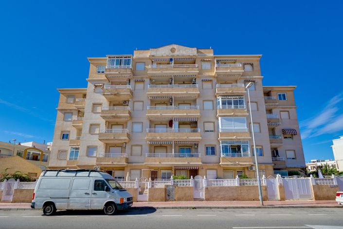 Image No.50-2 Bed Apartment for sale