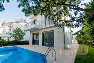 1 - Voula, Maison