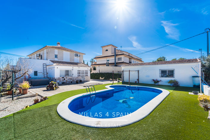 Image No.1-3 Bed Villa for sale