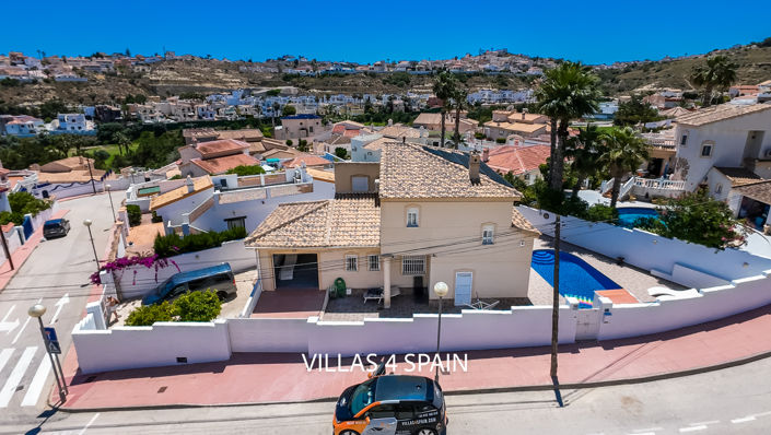 Image No.2-4 Bed Villa for sale