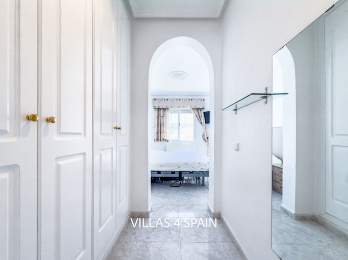 Image No.32-4 Bed Villa for sale