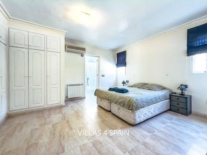 Image No.48-4 Bed Villa for sale